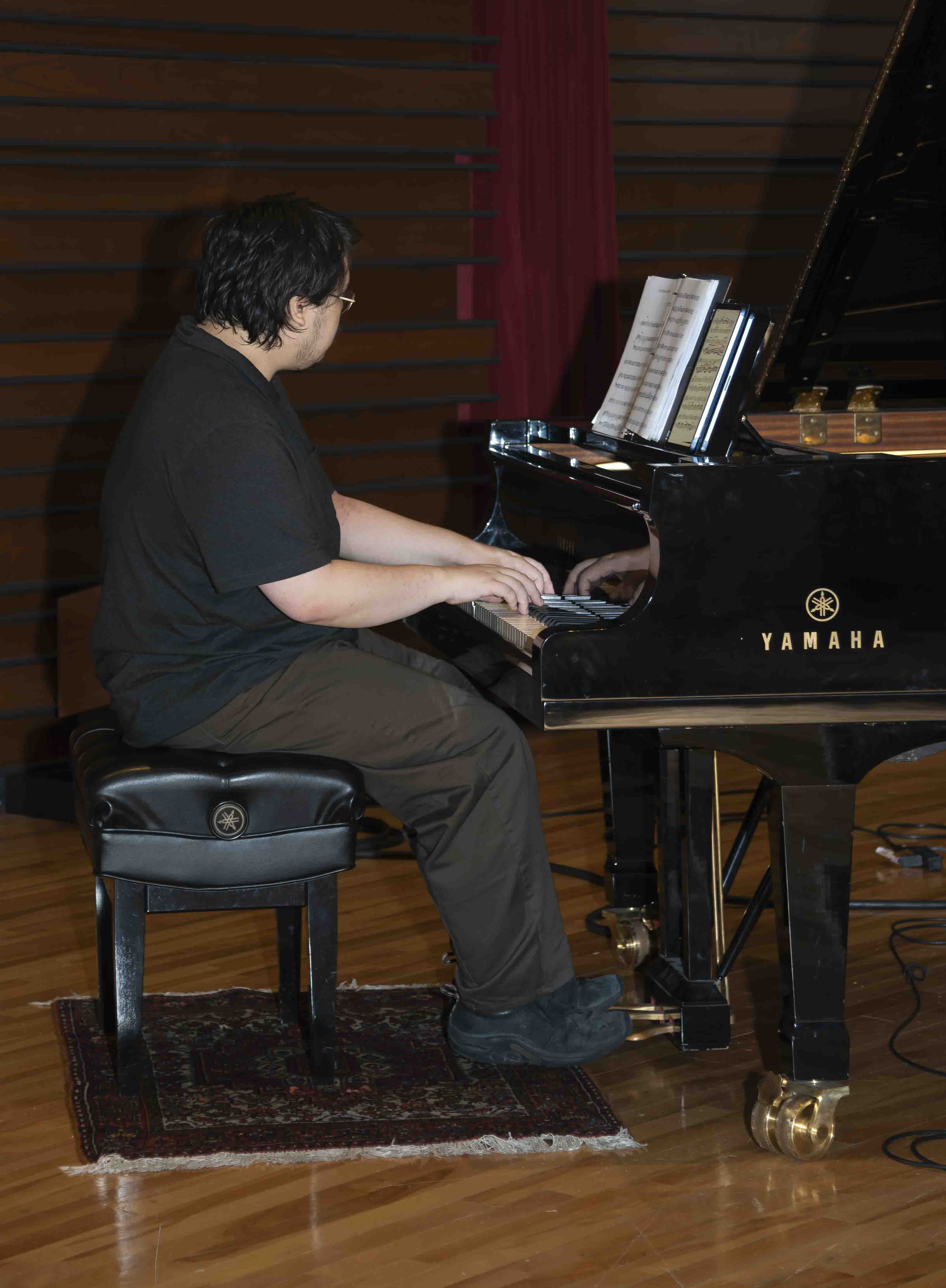 Duo performance in studio